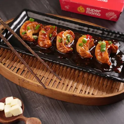 Paneer Tikka Pan Fried Momo in Sweet Chilli